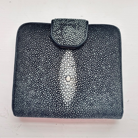 Le Michelle Handbags - AUTHENTIC STINGRAY WALLET